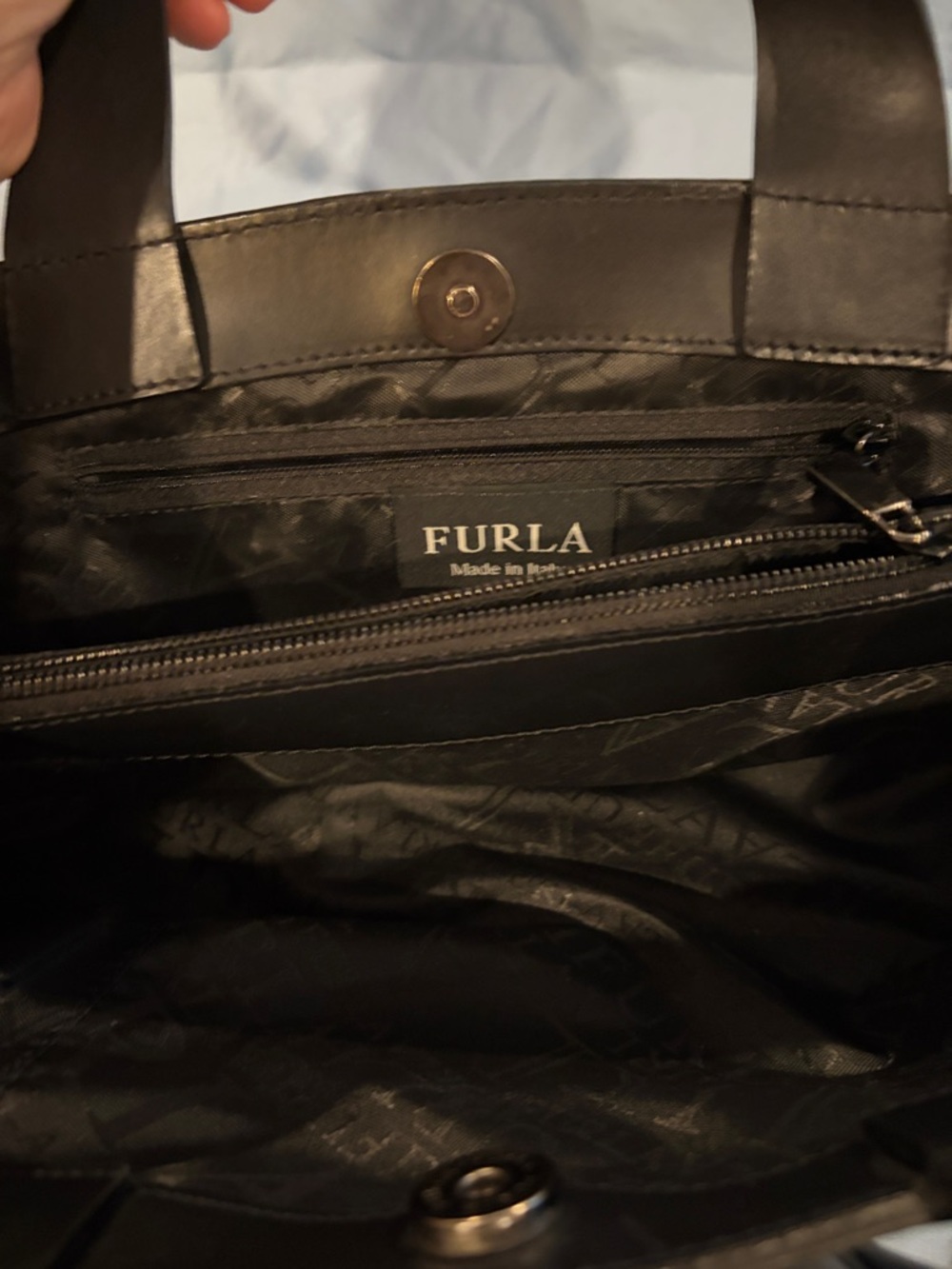 Furla Black Leather Handbag Zippered Center - Picture 3 of 6